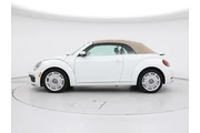 $29998 : Volkswagen Beetle Convertibl thumbnail