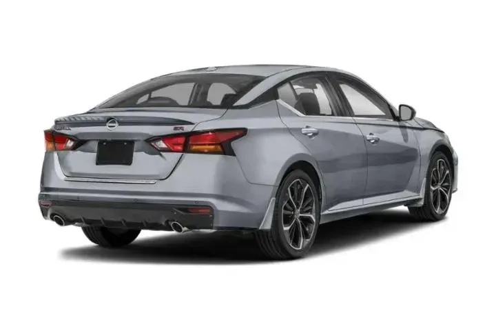 Nissan Altima 2023 2.5 SR 4d image 2