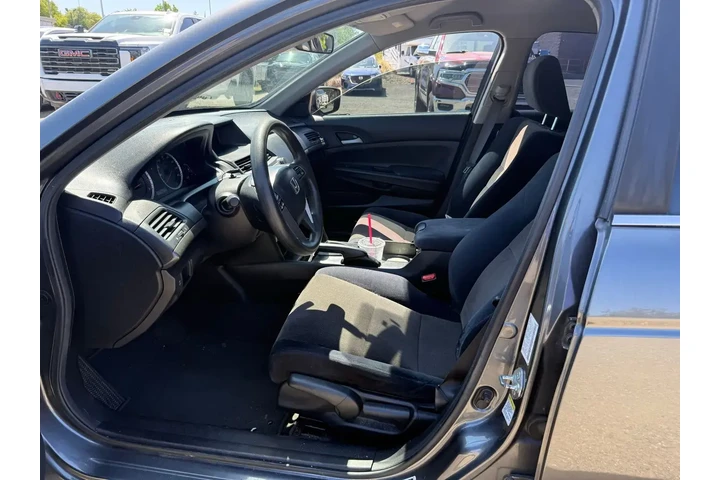 $7000 : Honda Accord 2010 LX 4dr Sed image 10