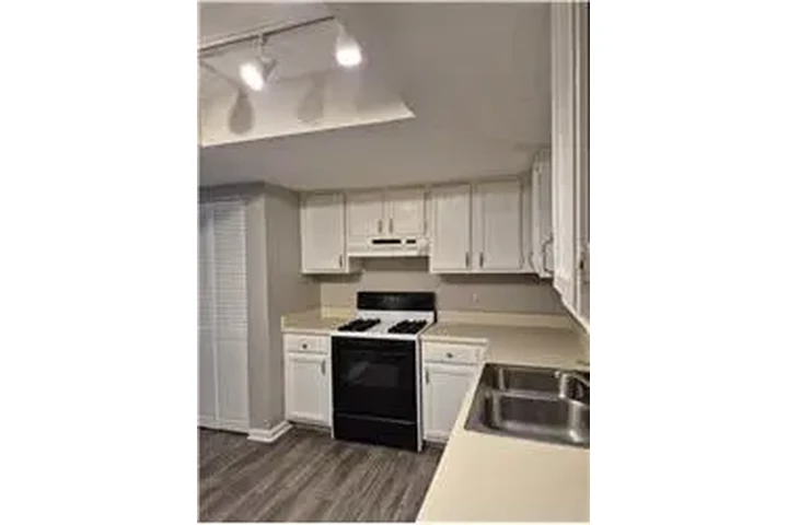 $1795 : Rental property with 2 bedro image 10