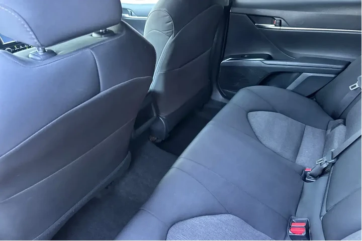 $17000 : Toyota Camry 2019 SE 4dr Sed image 4