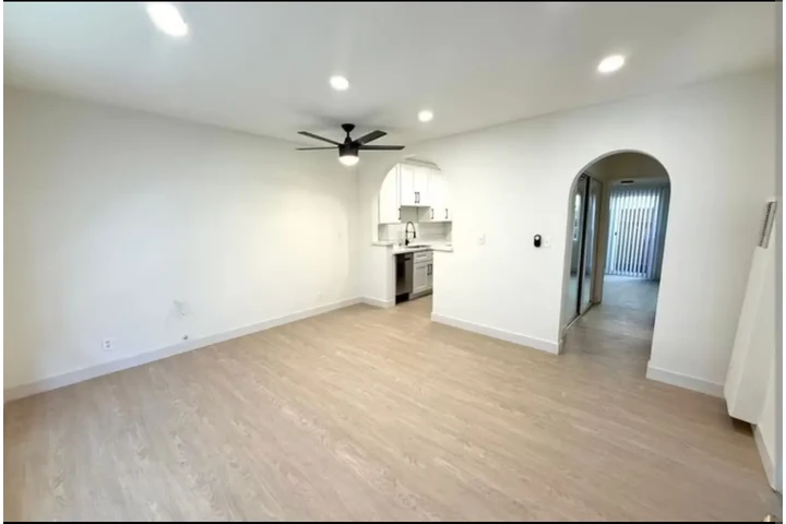 $2250 : 1 Bedroom Apartment Available image 6