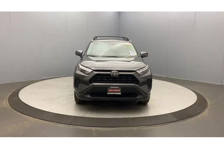 $28495 : Toyota RAV4 2023 AWD XLE 4dr image 7
