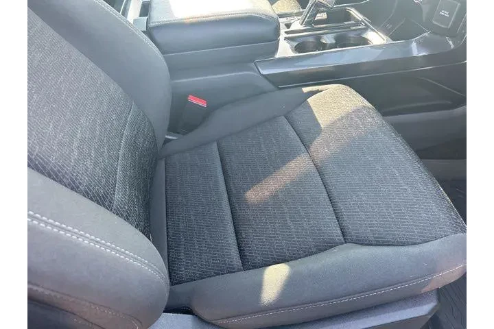 $39828 : Ford F-150 2023 4x4 XLT 4dr image 9