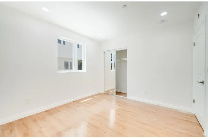 $2500 : 3bd and 2bath for rent at LA image 3