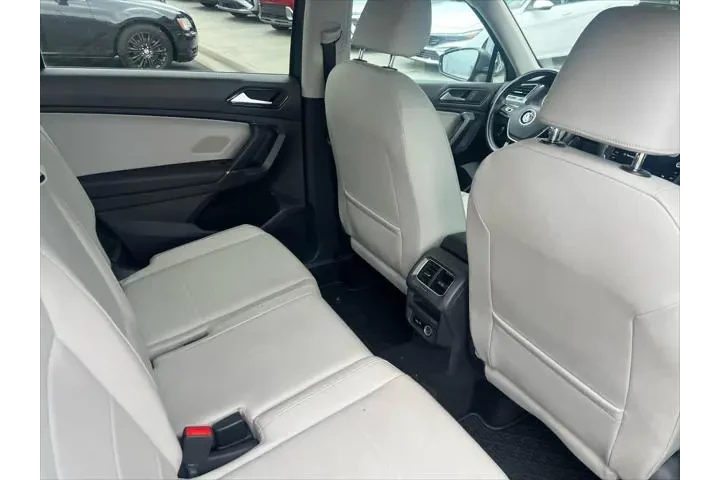 $15390 : Volkswagen Tiguan 2018 AWD 2 image 4