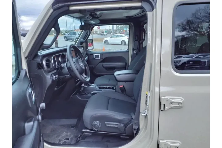 $26987 : Jeep Wrangler Unlimited 2022 image 8