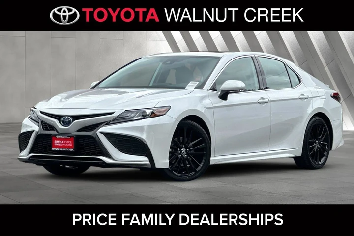 $30900 : Toyota Camry Hybrid 2023 XSE image 1
