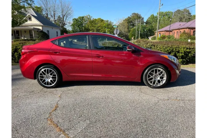 $6000 : 2013 Elantra Limited image 5