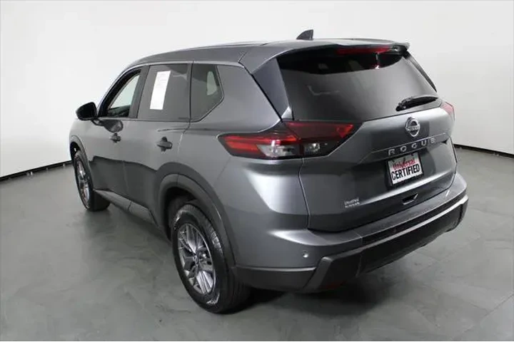 $15603 : Nissan Rogue 2024 S 4dr Cros image 4