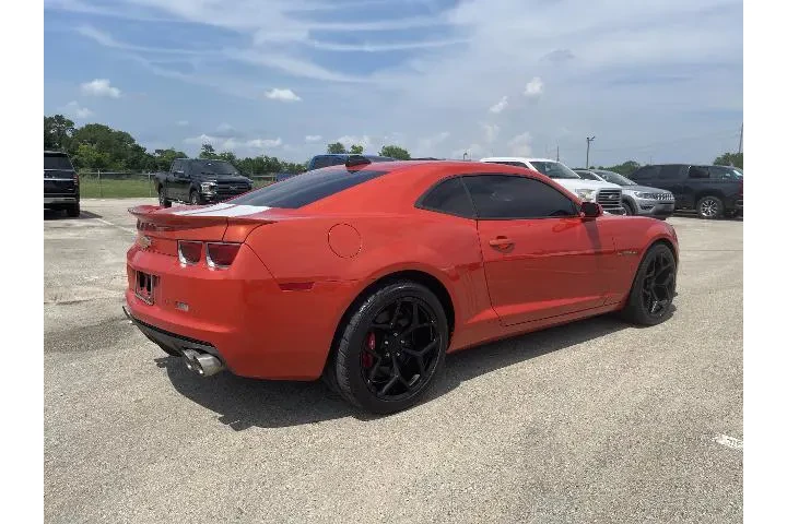 $20481 : Chevrolet Camaro 2011 SS 2dr image 2