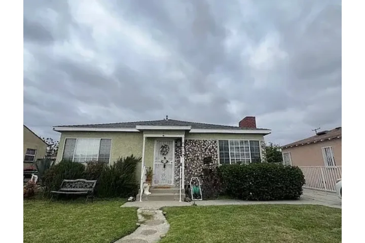 $2600 : Charming Lynwood Lease Ready.! image 1