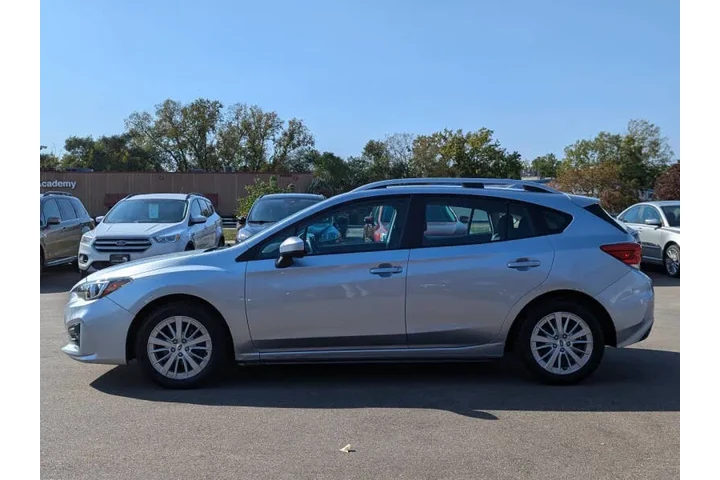 $12974 : 2018 Impreza Premium image 9