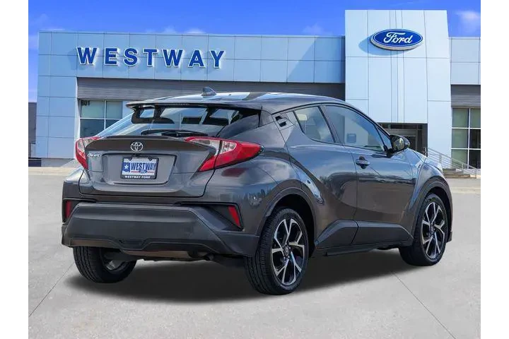 $17243 : Toyota C-HR 2019 XLE 4dr Cro image 4