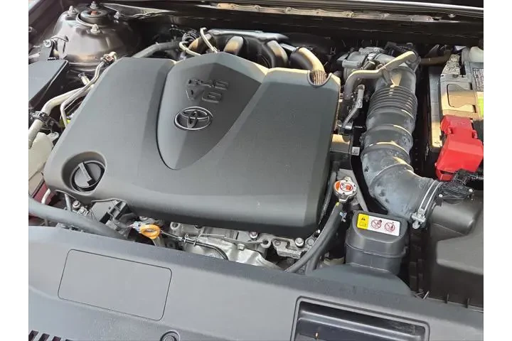 $28703 : Toyota Camry 2021 XSE V6 4dr image 10