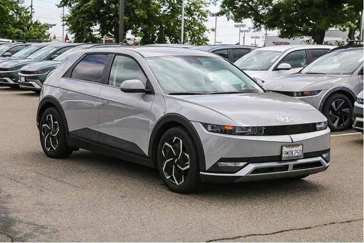 $25991 : Hyundai IONIQ 5 2024 SEL 4dr image 6