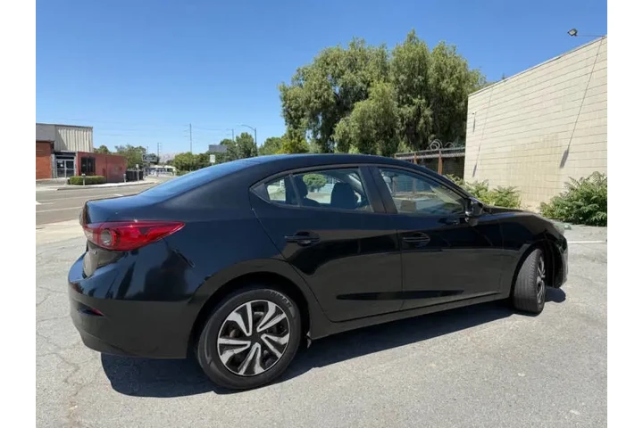 2016 MAZDA3 i Sport image 5