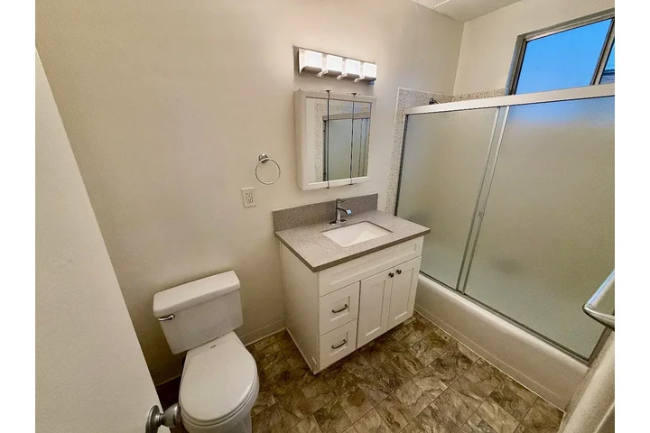 $1695 : The Seville Terace image 8