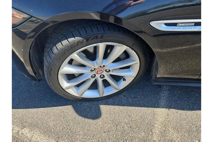 $11500 : Jaguar XF 2016 R-Sport 4dr S image 3