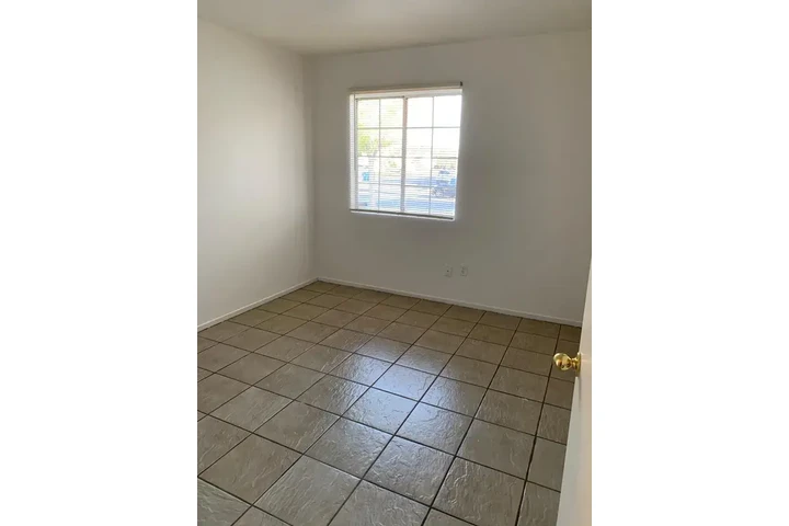 $1200 : North Las Vegas -Available image 6