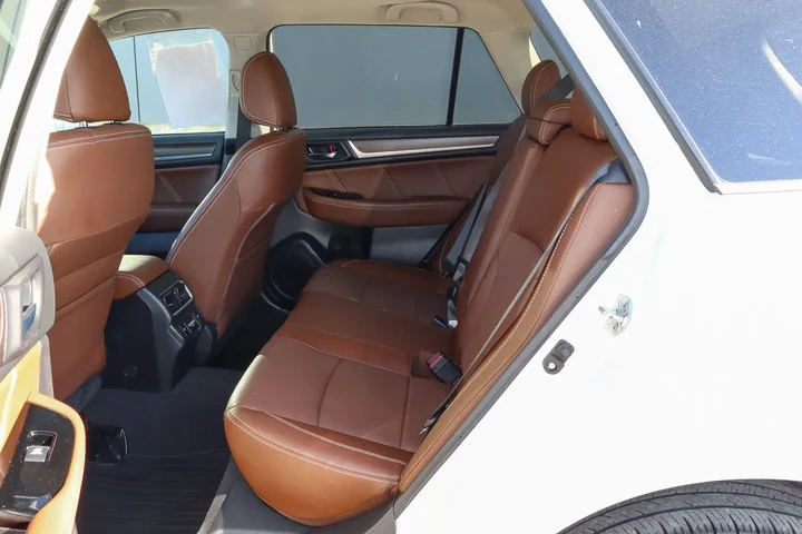 $14849 : 2018 Outback Touring image 9