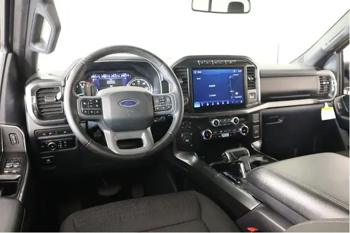 $39774 : Ford F-150 2023 4x4 XLT 4dr image 2