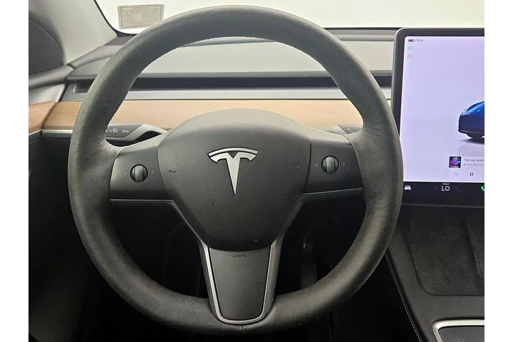 $33998 : Tesla Model Y 2023 AWD Long image 10