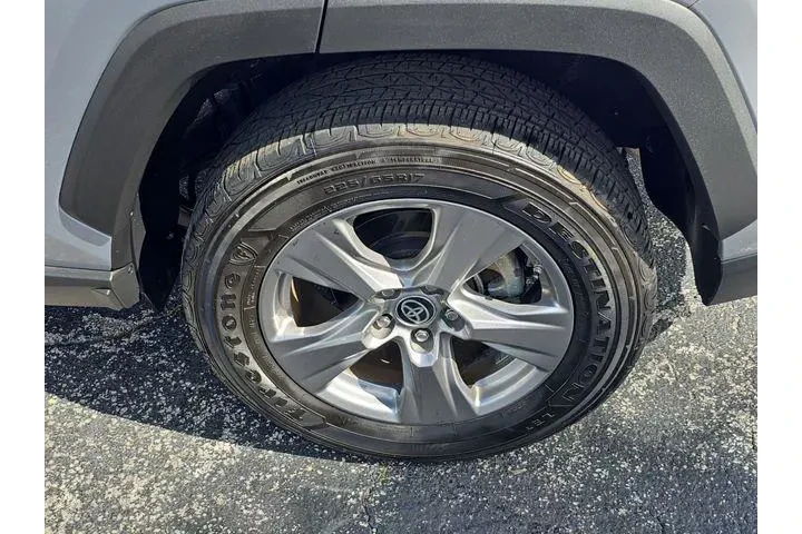 $27990 : Toyota RAV4 Hybrid 2024 AWD image 8