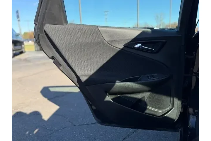 $17500 : Chevrolet Malibu 2023 LT 4dr image 8