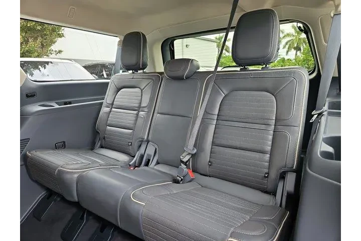 $34590 : Lincoln Navigator L 2019 4x4 image 10