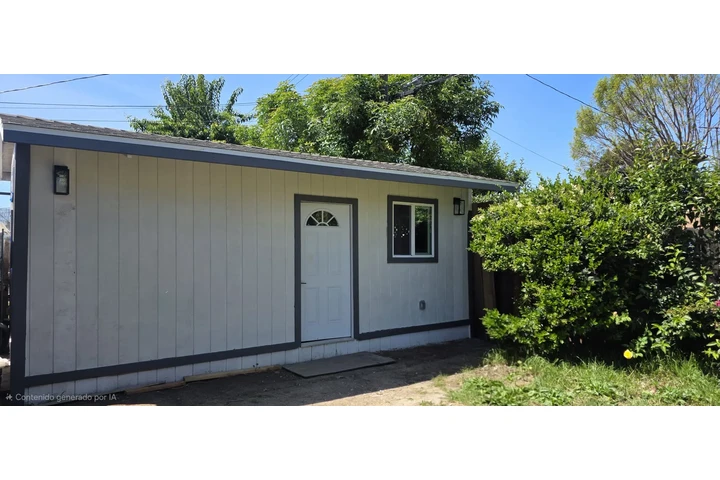 $1850 : Studio for Rent image 1