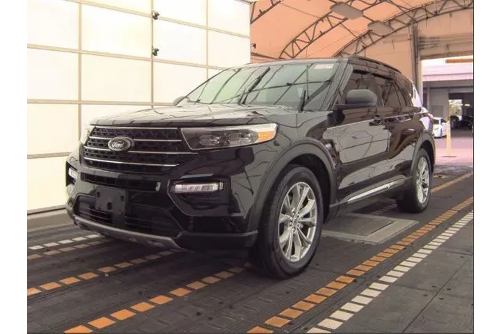 $31984 : Ford Explorer 2024 XLT 4dr S image 2