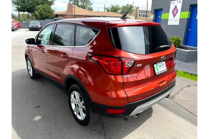 2019 Escape SE 4WD image 7