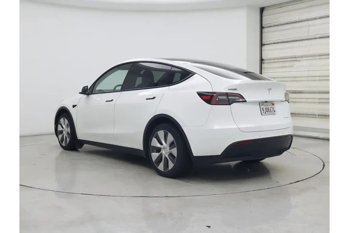 $27998 : Tesla Model Y 2021 AWD Long image 2