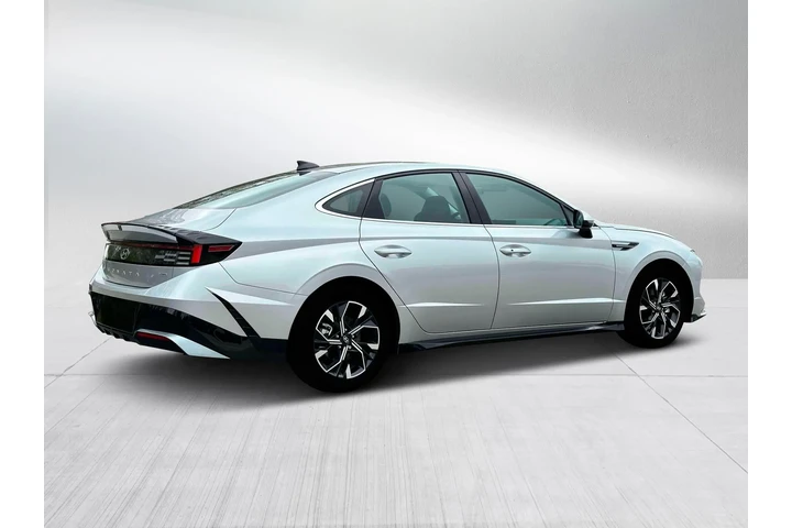 $23000 : Hyundai SONATA 2024 AWD SEL image 7