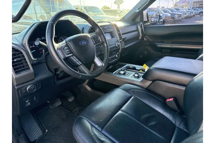 $14591 : Ford Expedition 2018 4x4 XLT image 10