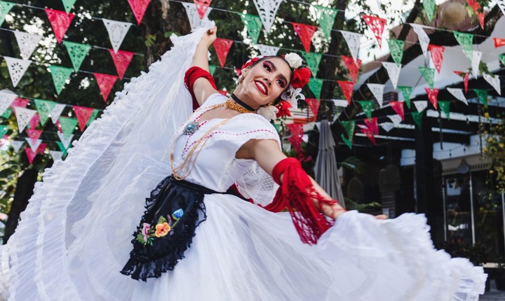 Bailarina folklórica mexicana