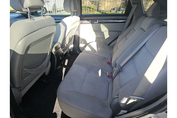 $3500 : 2011 Kia sorento lx 4d sport image 4