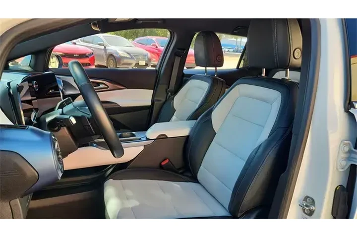 $28099 : Chevrolet Equinox EV 2024 LT image 10