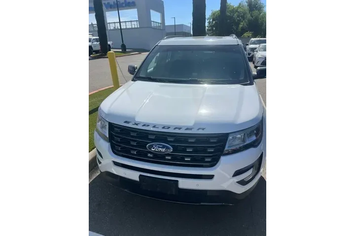 $23988 : Ford Explorer 2017 AWD XLT 4 image 8