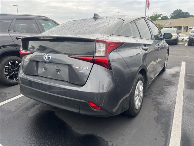$19990 : PRE-OWNED 2022 TOYOTA PRIUS L image 9