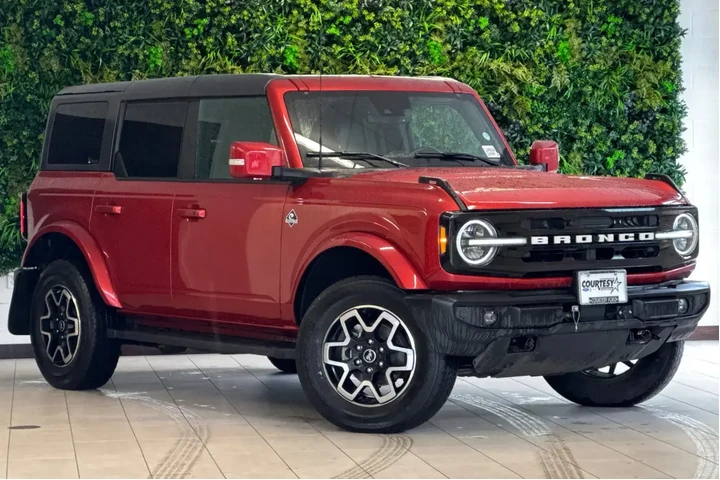 $39762 : Ford Bronco 2022 4x4 Base Ad image 2