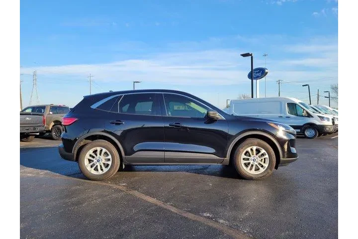 $21422 : Ford Escape 2022 AWD SE 4dr image 2