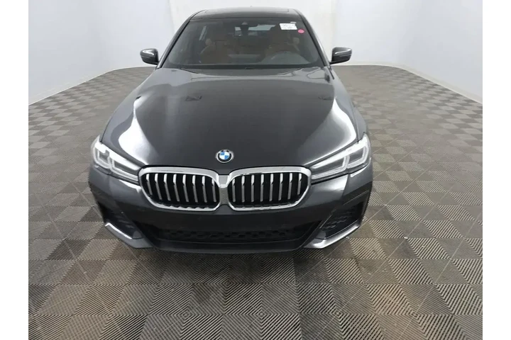 $34393 : BMW 5 Series 2023 AWD 530i x image 2
