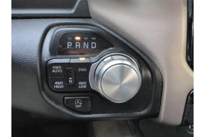 $38875 : Ram 1500 2021 4x4 Laramie 4d image 9