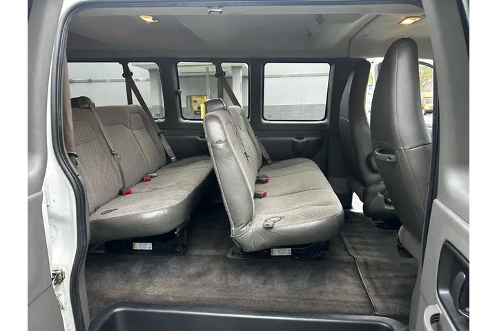 $18999 : 2017 Express LT 3500 Extended image 9