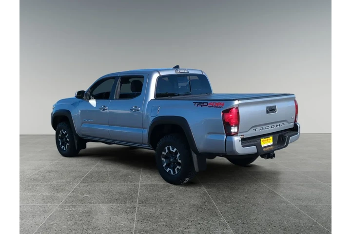 $30885 : Toyota Tacoma 2018 4x4 TRD P image 3
