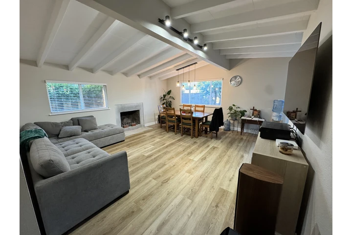 $1700 : Se renta el Master de una casa image 8