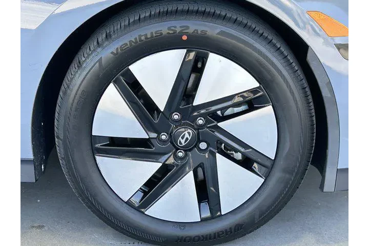 $22881 : Hyundai IONIQ 6 2023 SE Stan image 5