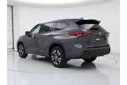 $32998 : Toyota Highlander 2021 XLE 4 thumbnail